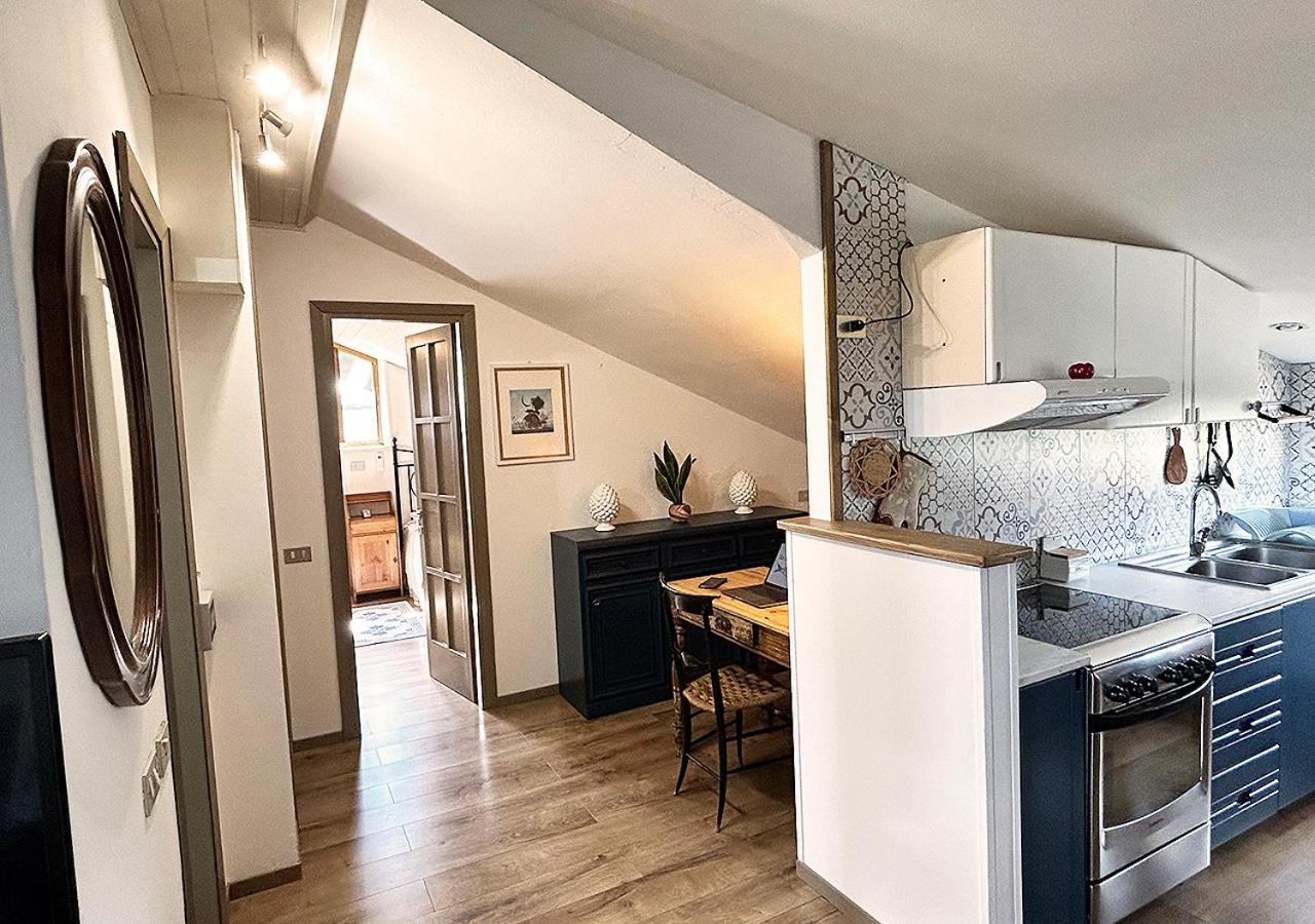Appartement La Mansardina à Venegono Superiore Extérieur photo