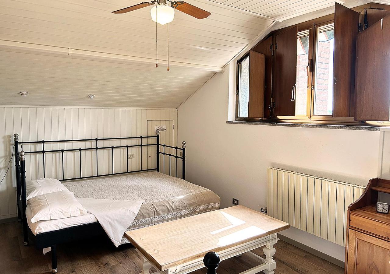 Appartement La Mansardina à Venegono Superiore Extérieur photo