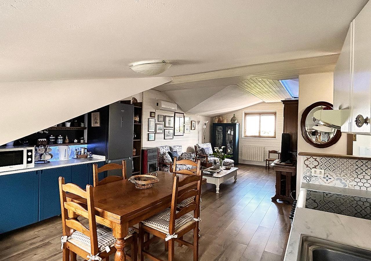 Appartement La Mansardina à Venegono Superiore Extérieur photo