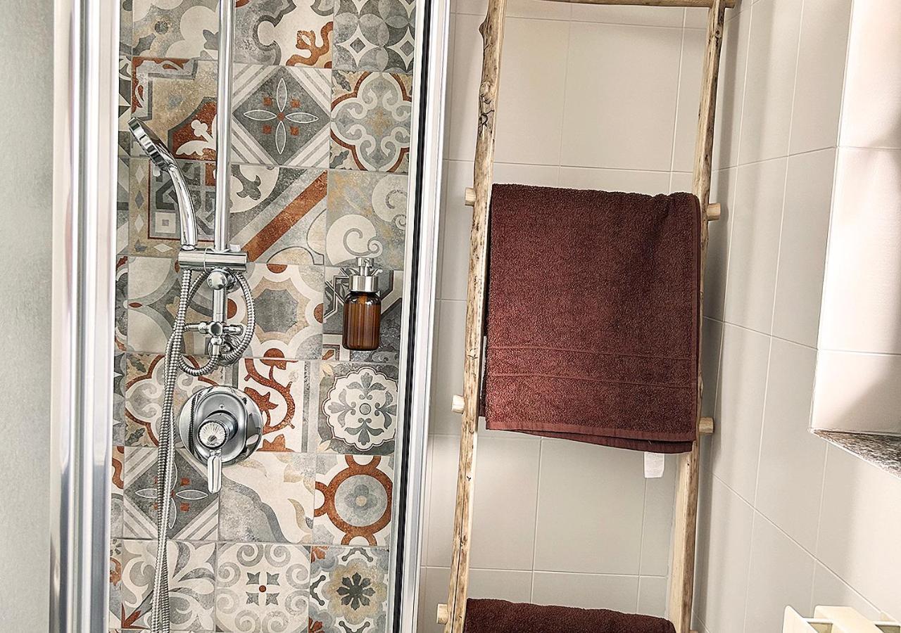 Appartement La Mansardina à Venegono Superiore Extérieur photo